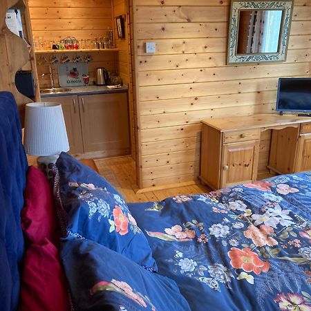 Exclusive 2 Bedroom Apartment With Summer House And Hot Tub Daventry Exterior foto